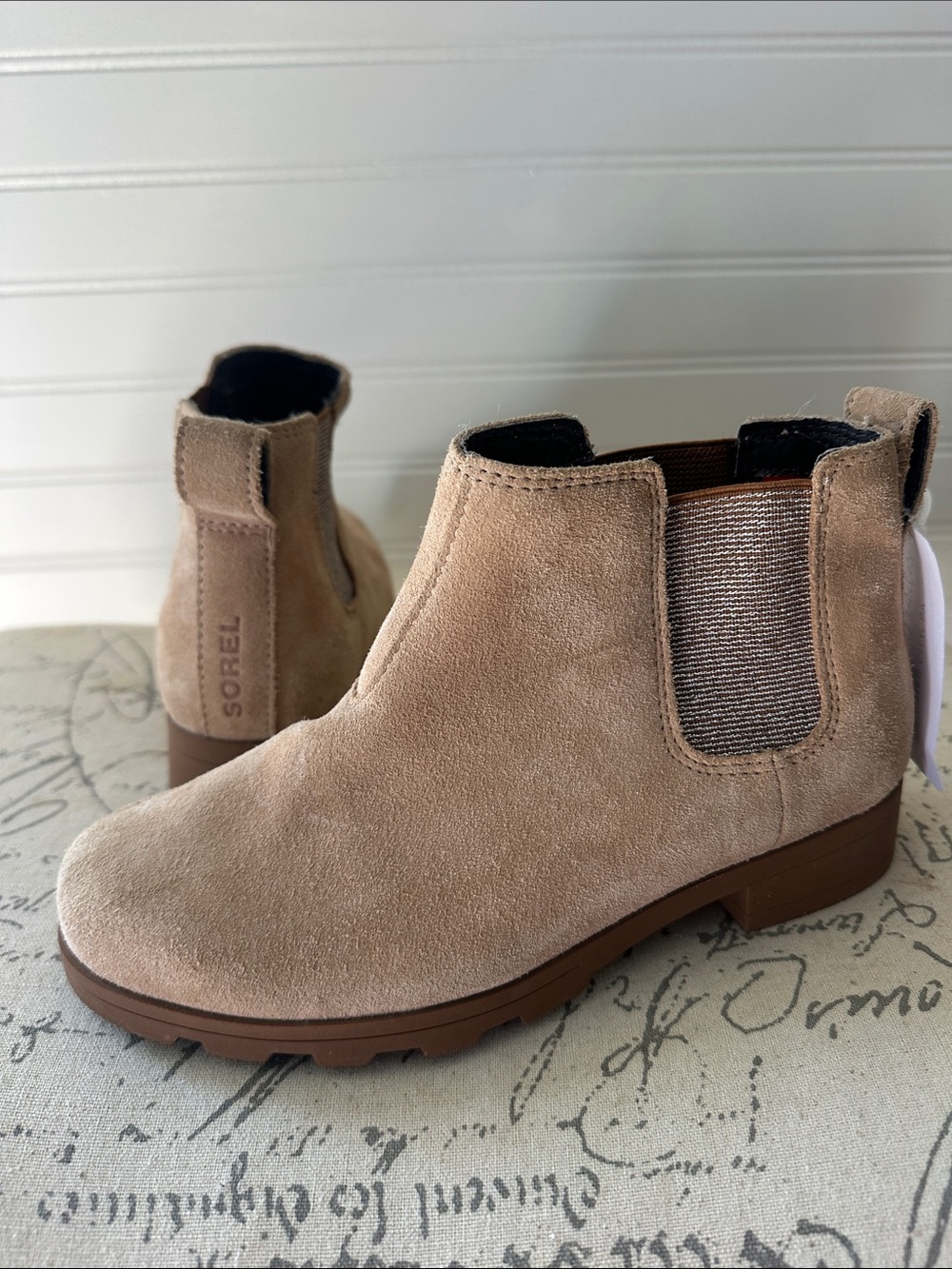 Sorel Kids' Beige Suede Chelsea Boot girls waterproof size 2